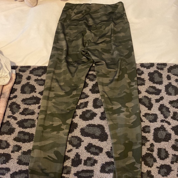 Camo leggings - Picture 2 of 2